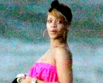 Rianna bikini (paparaci FOTO)