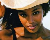 Londonā arestēta supermodele Naomi Kempbela