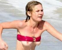 Visu laiku labākie Holivudas NIPPLE SLIP