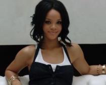 Rihanna uzlabojusi savu tetovējumu