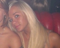AISHA pieaudzējusi garus, blondus matus (FOTO pirms un pēc)