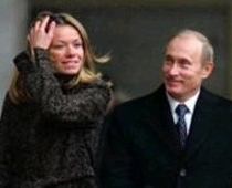 Paparačiem pirmoreiz izdevies nofotografēt Putina meitu (FOTO)