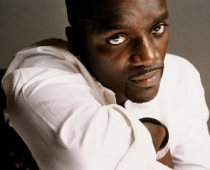 Akon izmisīgi vēlas izšķirt Jay-Z un Beyonce