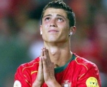 Kristiano Ronaldo gandrīz iet bojā FOTO