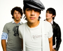 Grupas „Jonas Brothers” mūziķi paliks nevainīgi līdz pat kāzām?