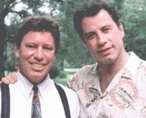 Vai Džons Travolta tiešām ir gejs?