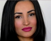 Kad 26 gados make-up māksliniece ar Kardašjanas dibenu tiek pierunāta uz porno
