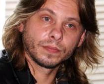 Džilindžers drīzumā precēsies