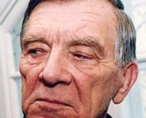 Eduards Pāvuls nogādāts slimnīcā