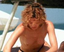 Kailijas Minogas topless (paparaci FOTO)