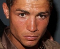 Parisa Hiltone publiski maigojusies ar futbola zvaigzni Ronaldo FOTOREPORTĀŽA