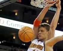 Andris Biedriņš salaiž ar Sanda Valtera sievu